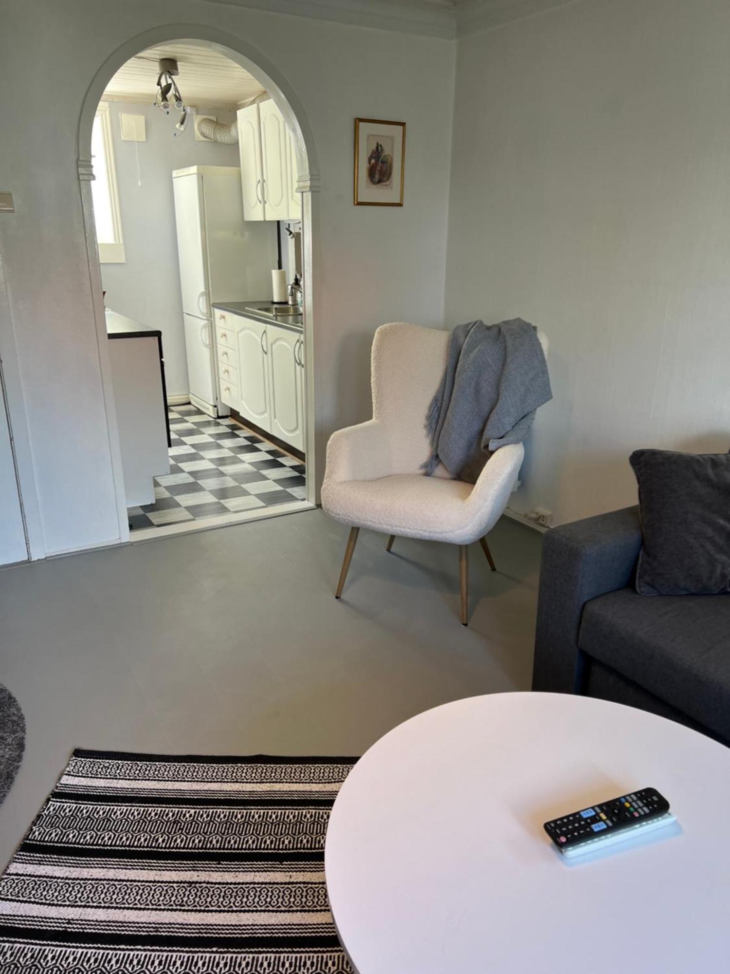 Lite Hus Med Egen Inngang - Sentral Beliggenhet Haugesund Buitenkant foto
